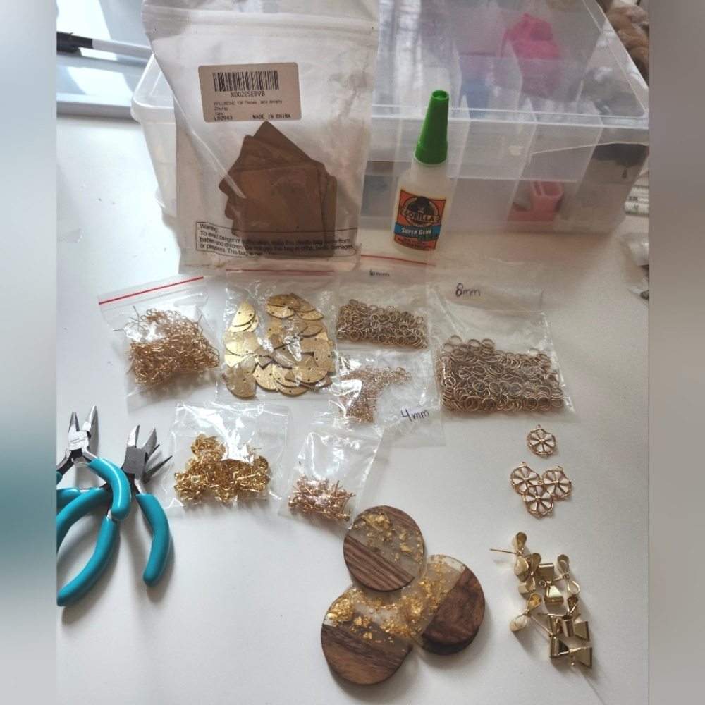 HUGE Jewelry making bundle!